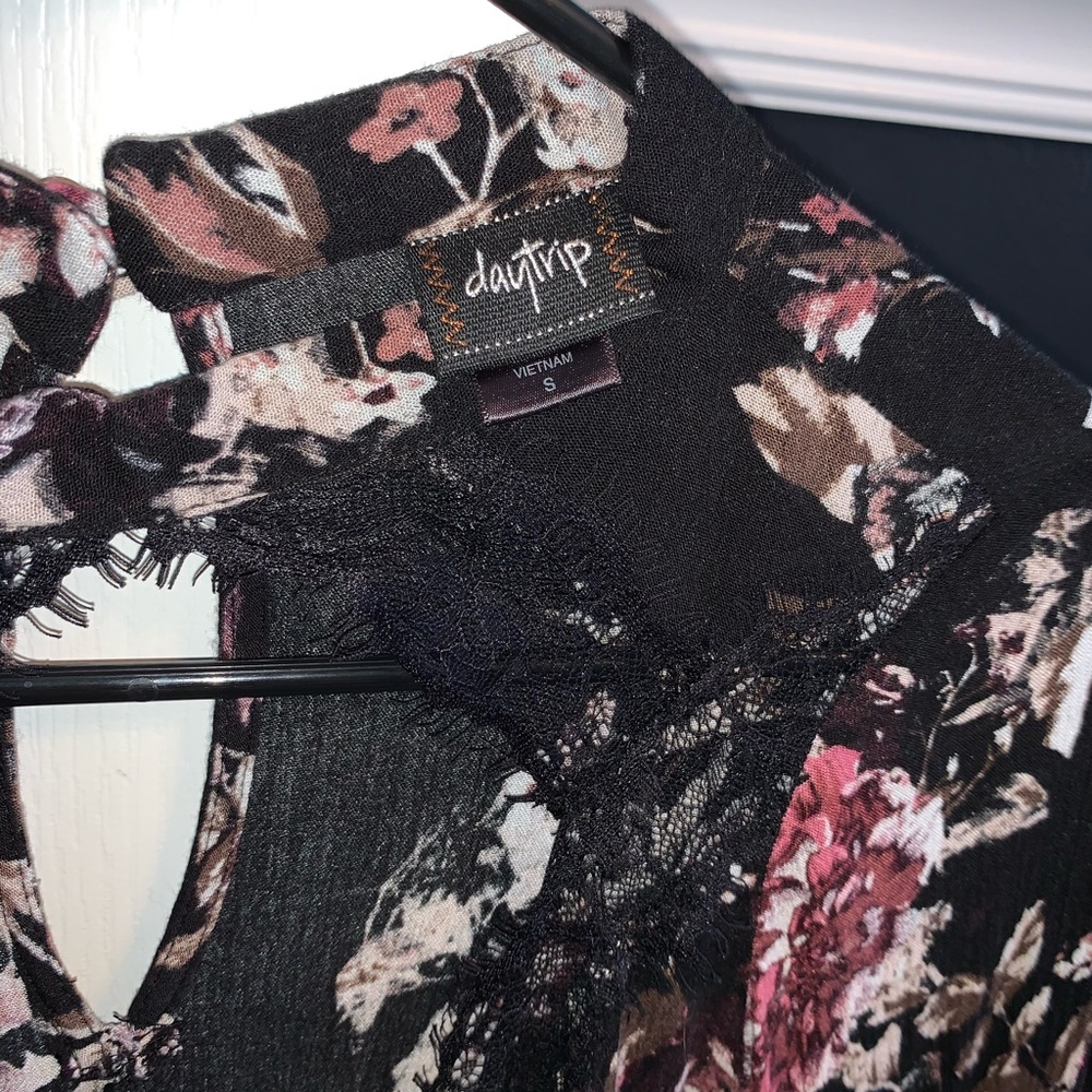 Long sleeve flower blouse